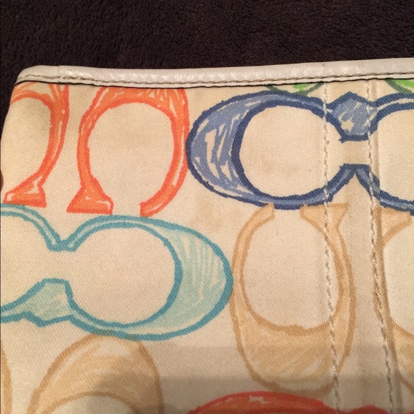 Coach Wristlet - Picture 4 of 7